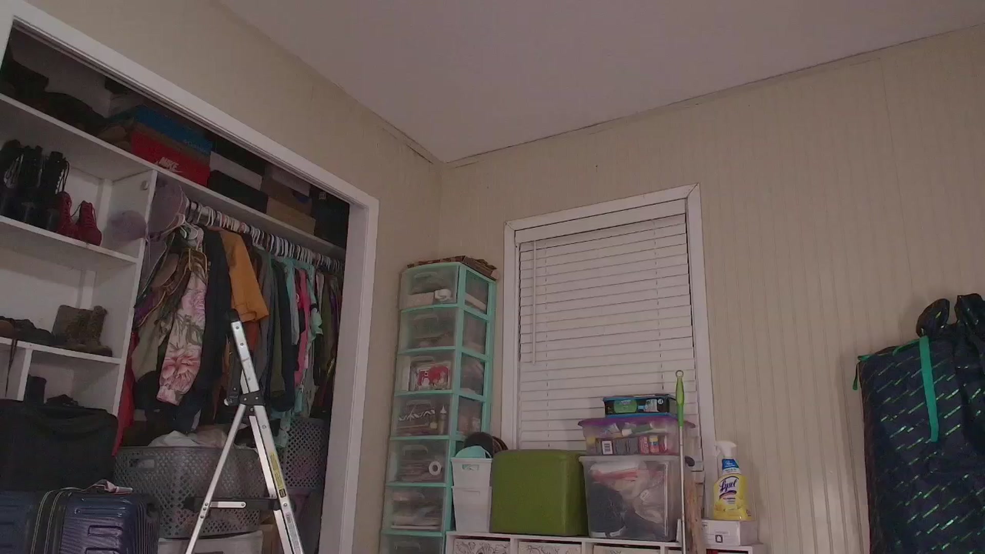 Gallery image thumbnail from NaomiDee's myfreecams stream on, 02/05/2025, 05:31 image 15 of 20