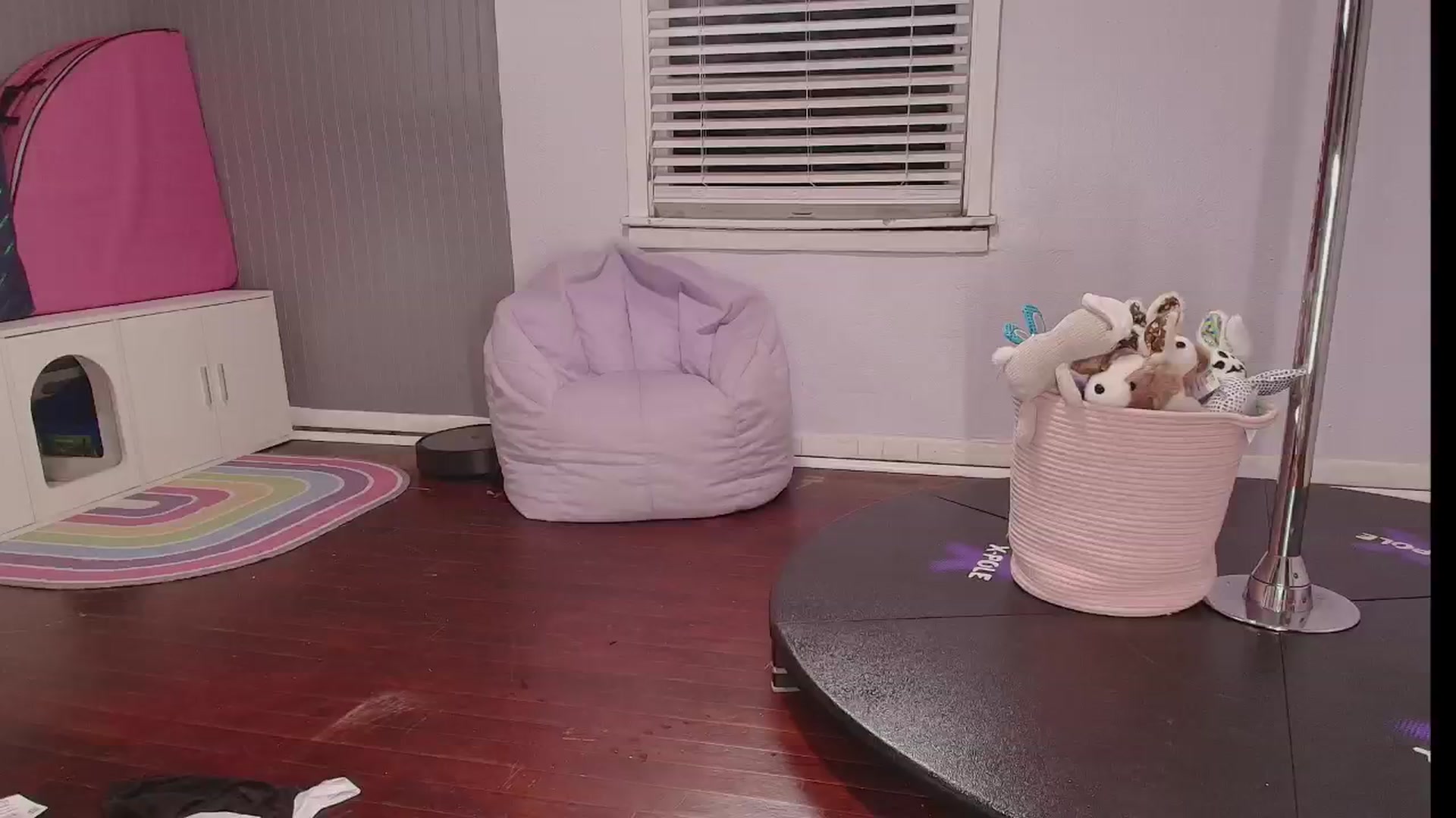 Gallery image thumbnail from NaomiDee's myfreecams stream on, 03/03/2025, 24:02 image 12 of 20