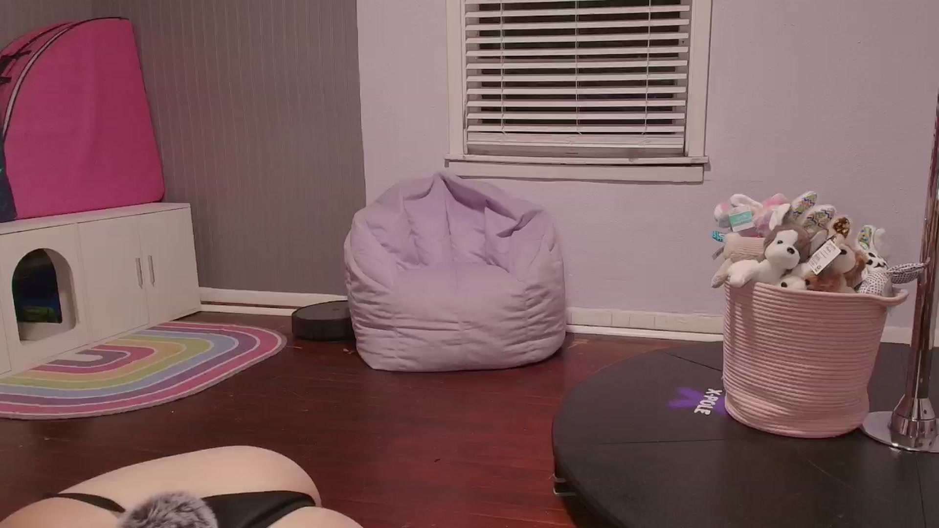 Gallery image thumbnail from NaomiDee's myfreecams stream on, 03/03/2025, 24:42 image 19 of 20