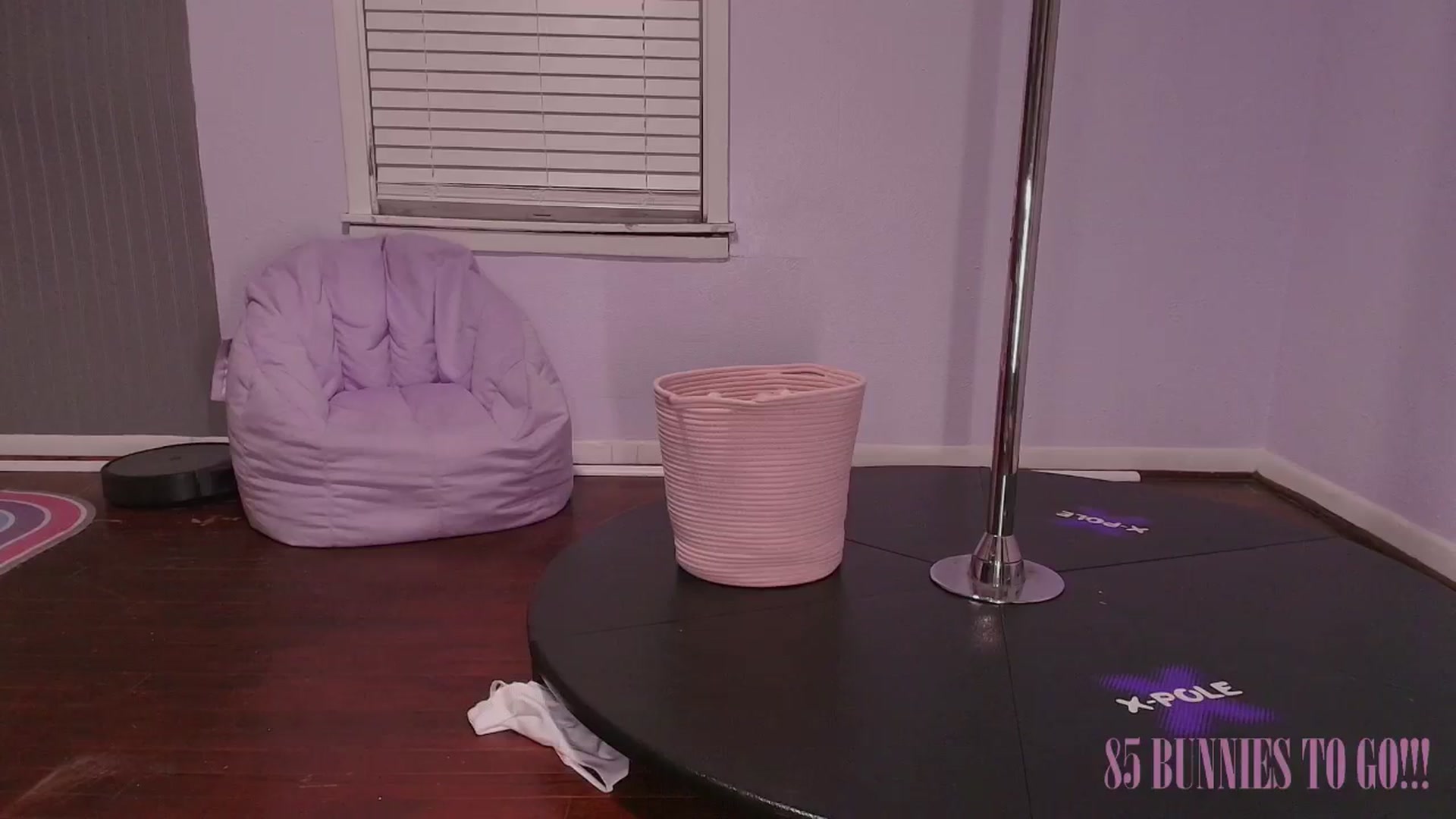 Gallery image thumbnail from NaomiDee's myfreecams stream on, 03/04/2025, 10:58 image 7 of 20