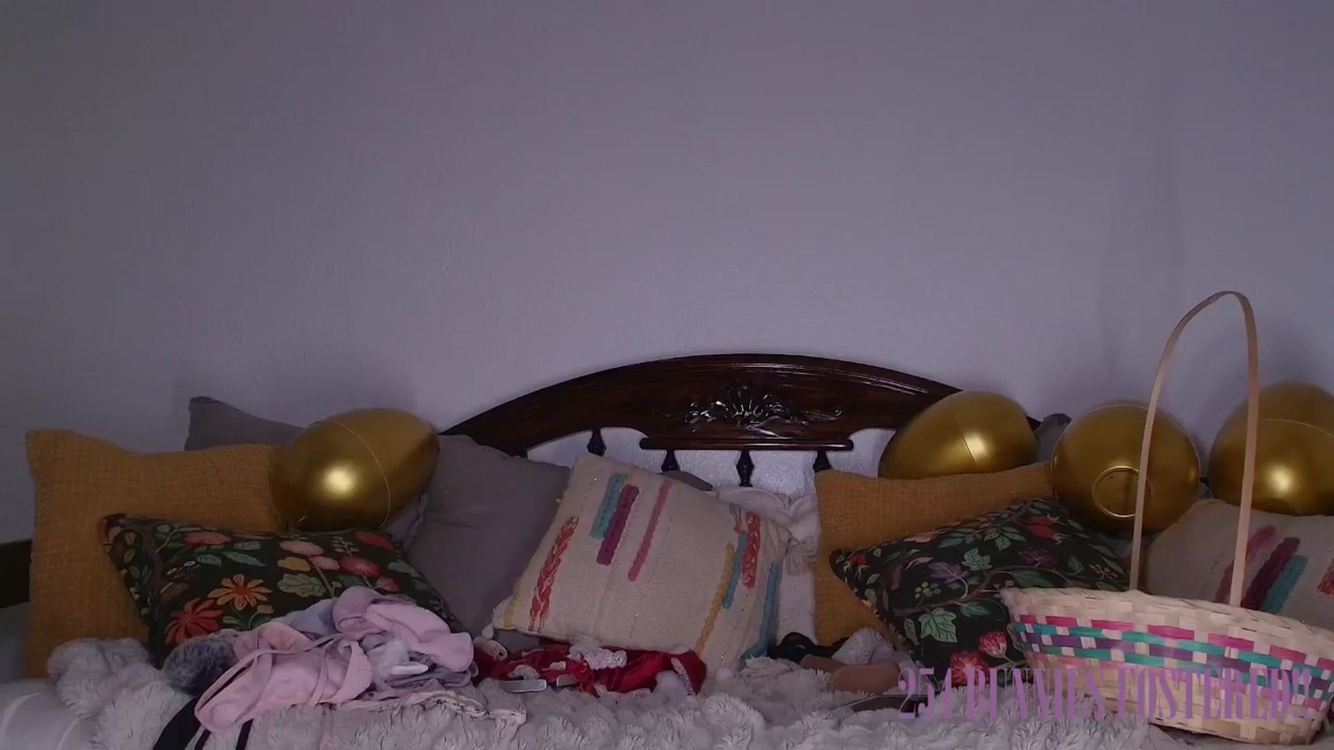 Gallery image thumbnail from NaomiDee's myfreecams stream on, 04/04/2025, 03:29 image 9 of 20