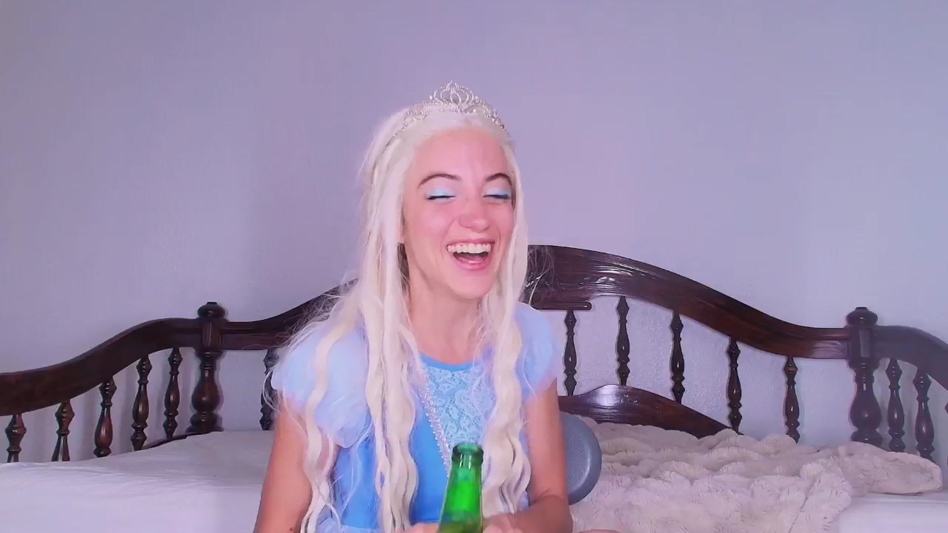 Gallery image thumbnail from NaomiDee's myfreecams stream on, 04/10/2025, 07:08 image 7 of 20