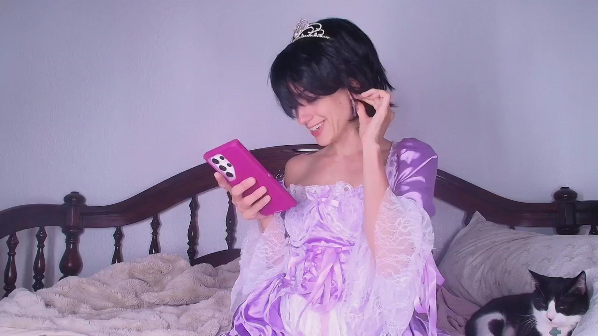 Gallery image thumbnail from NaomiDee's myfreecams stream on, 04/11/2025, 04:29 image 13 of 20