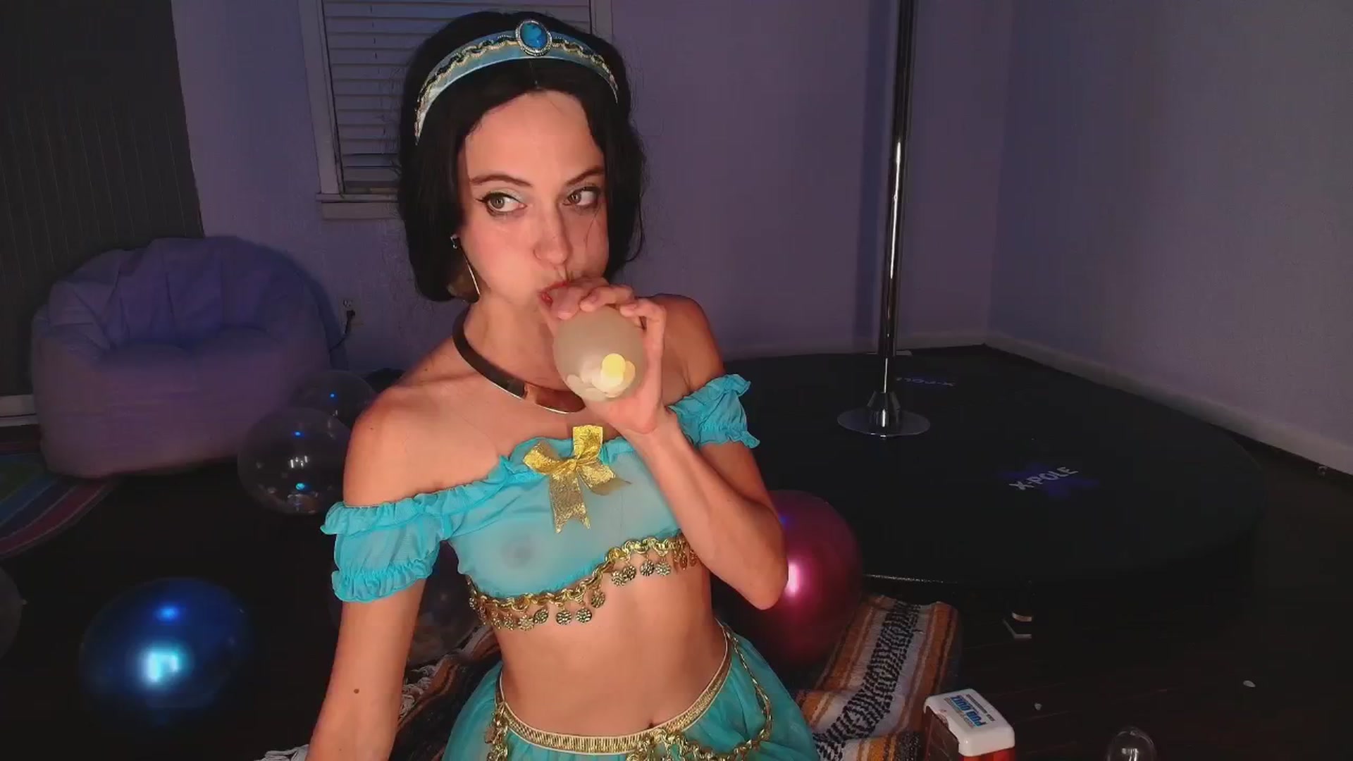 Gallery image thumbnail from NaomiDee's myfreecams stream on, 04/13/2025, 06:29 image 5 of 20