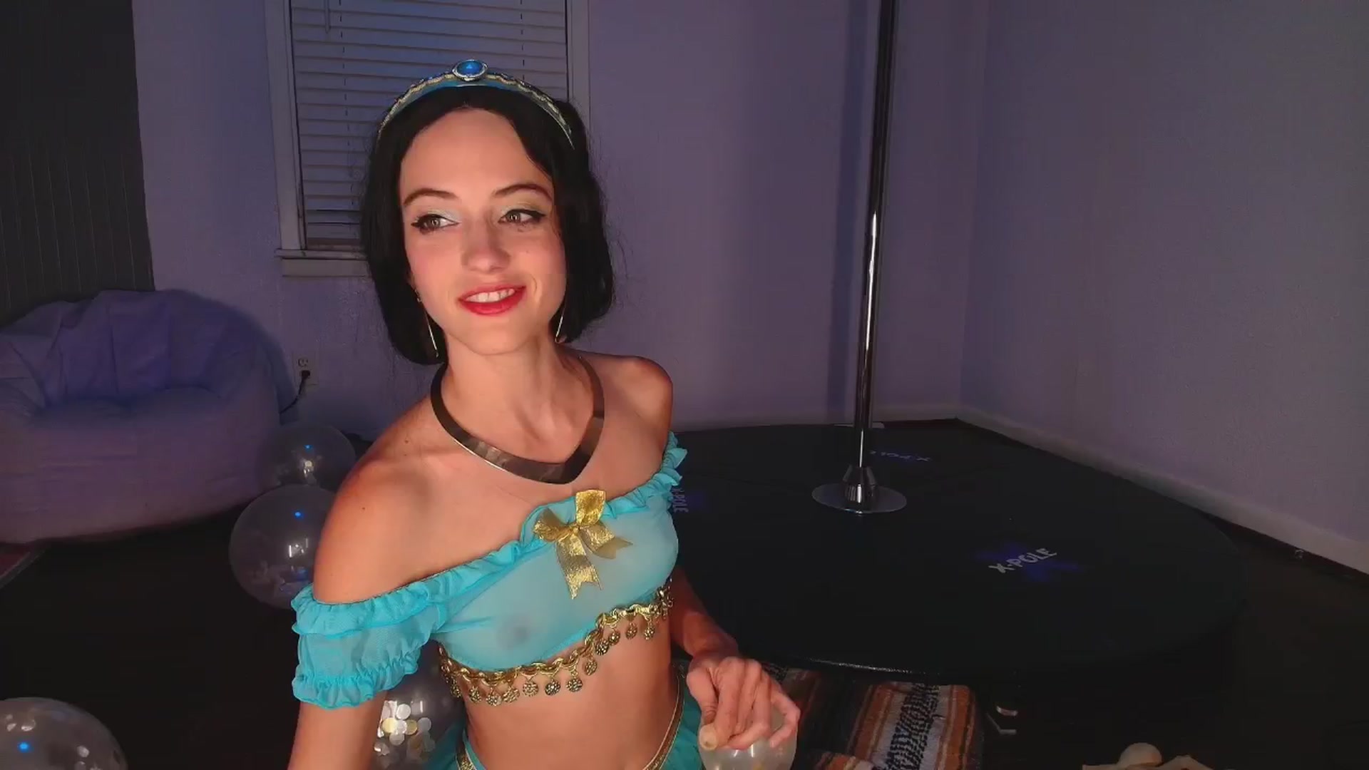 Gallery image thumbnail from NaomiDee's myfreecams stream on, 04/13/2025, 06:29 image 2 of 20
