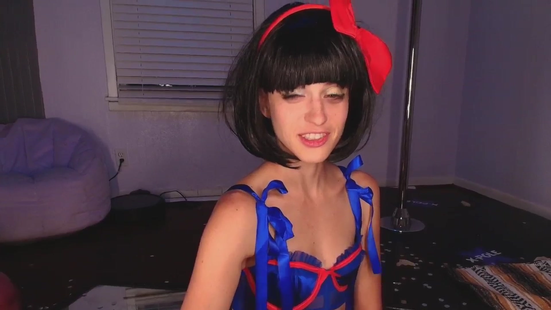 Gallery image thumbnail from NaomiDee's myfreecams stream on, 04/13/2025, 10:24 image 13 of 20