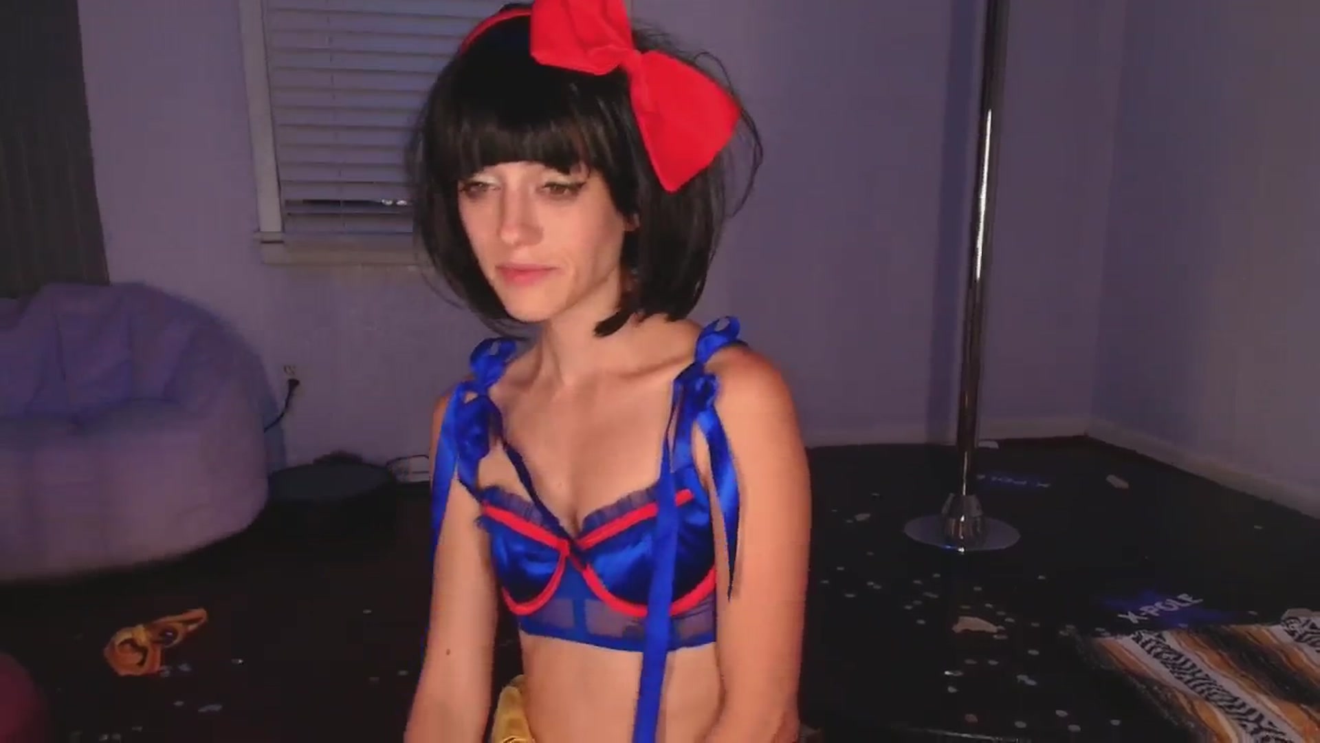 Gallery image thumbnail from NaomiDee's myfreecams stream on, 04/13/2025, 10:24 image 6 of 20