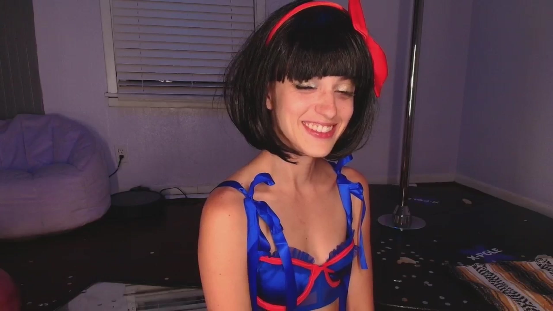 Gallery image thumbnail from NaomiDee's myfreecams stream on, 04/13/2025, 10:24 image 12 of 20