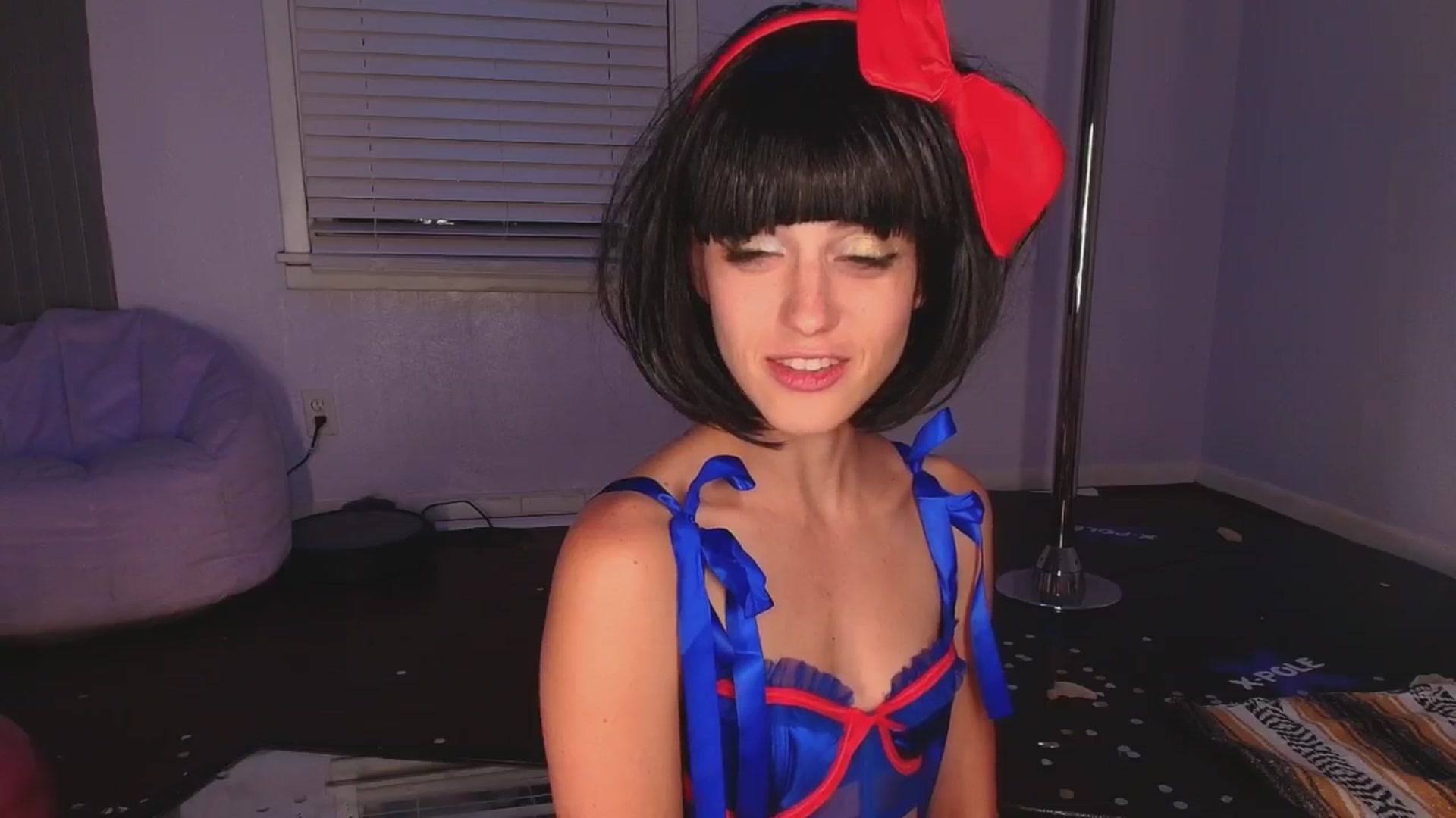 Gallery image thumbnail from NaomiDee's myfreecams stream on, 04/13/2025, 10:24 image 14 of 20