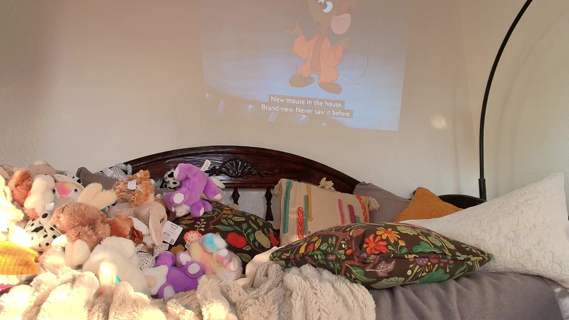 Gallery image thumbnail from NaomiDee's myfreecams stream on, 04/15/2025, 24:33 image 8 of 20