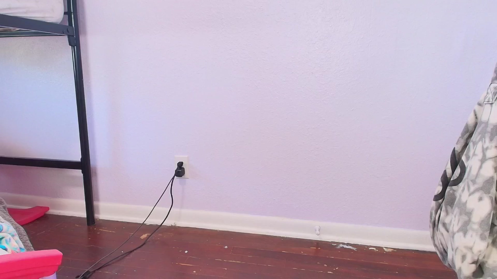 Gallery image thumbnail from NaomiDee's myfreecams stream on, 05/24/2025, 20:24 image 8 of 20