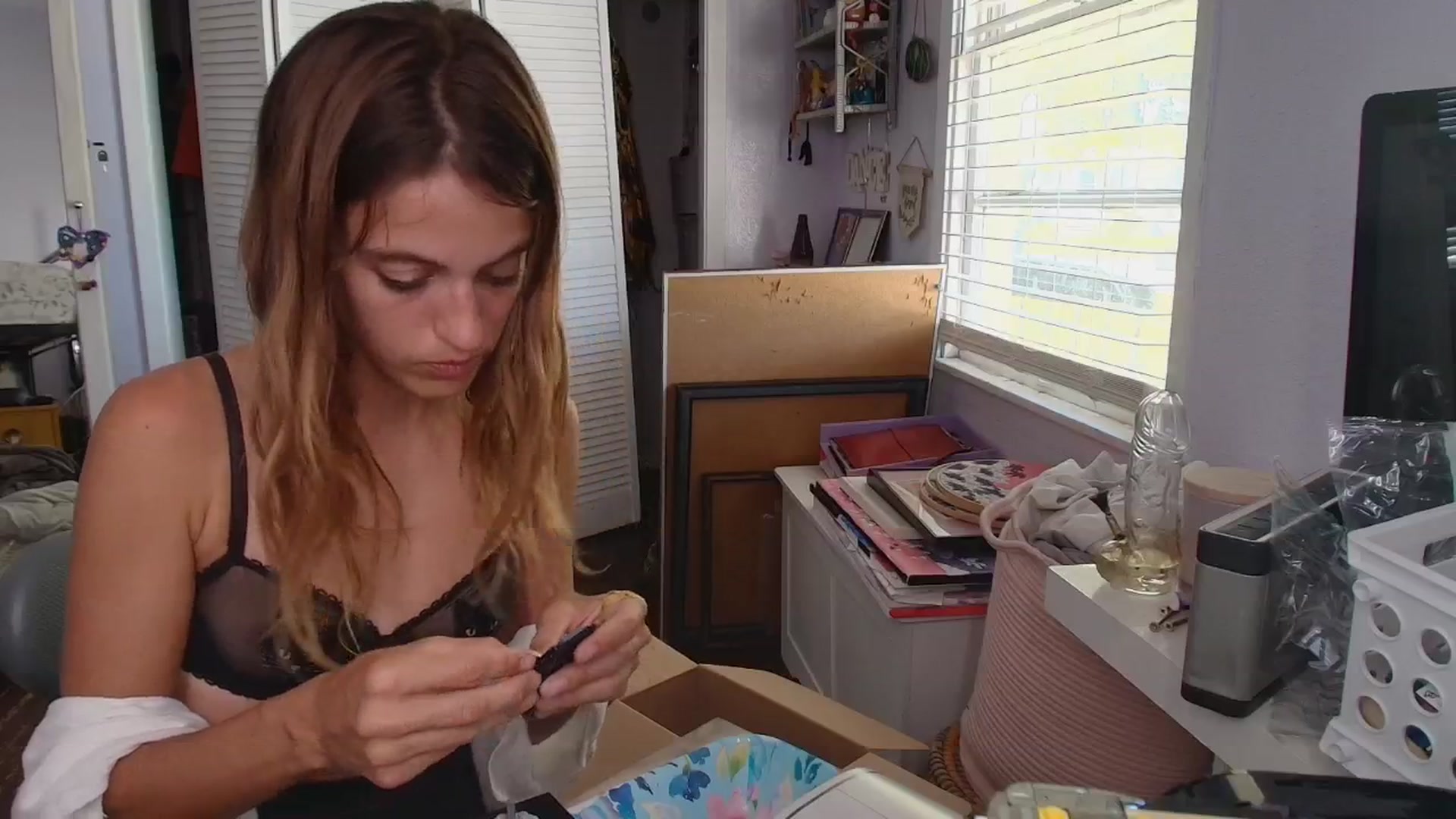 Gallery image thumbnail from NaomiDee's myfreecams stream on, 07/24/2025, 23:03 image 11 of 20