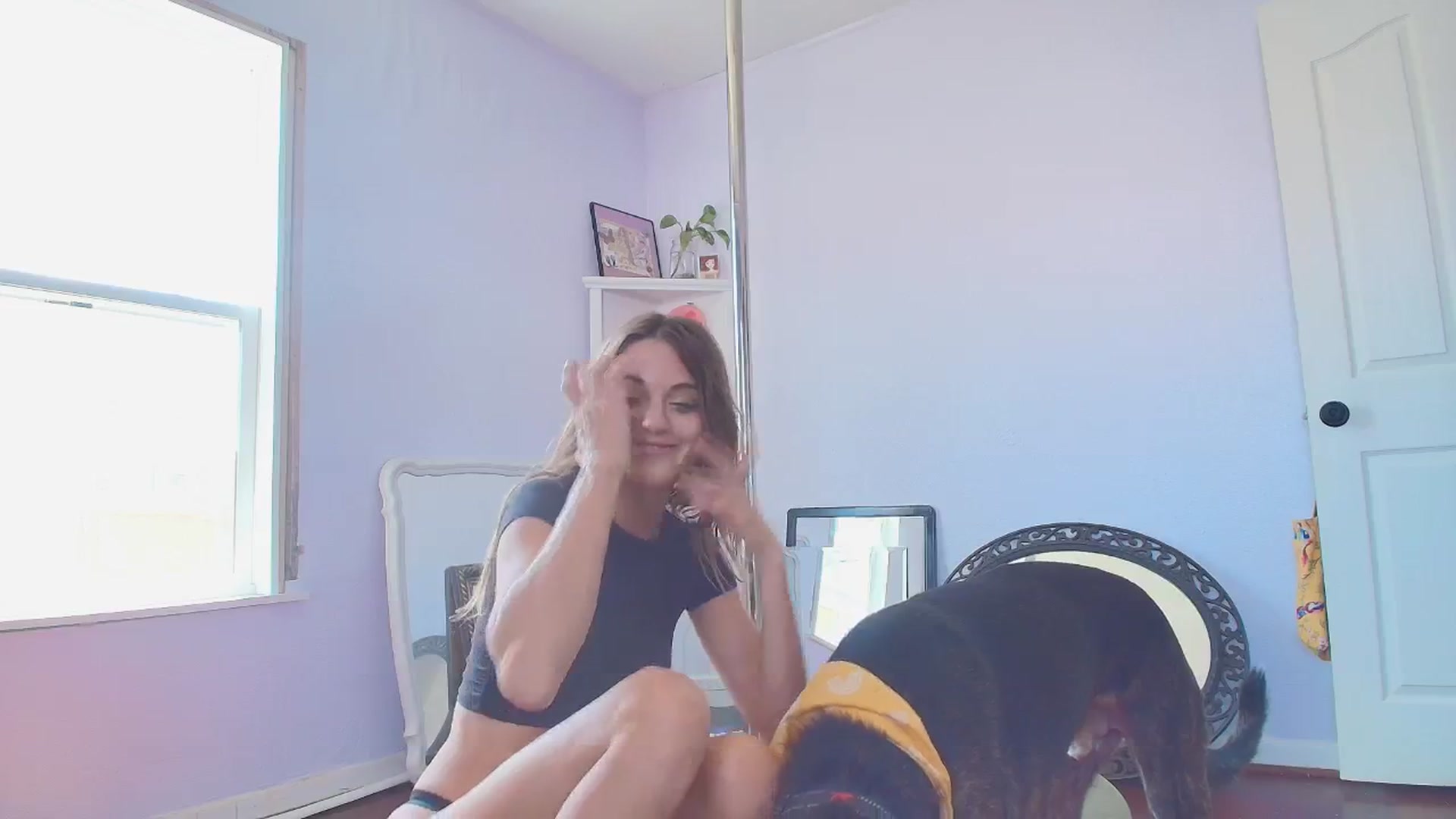 Gallery image thumbnail from NaomiDee's myfreecams stream on, 08/14/2025, 21:43 image 17 of 20
