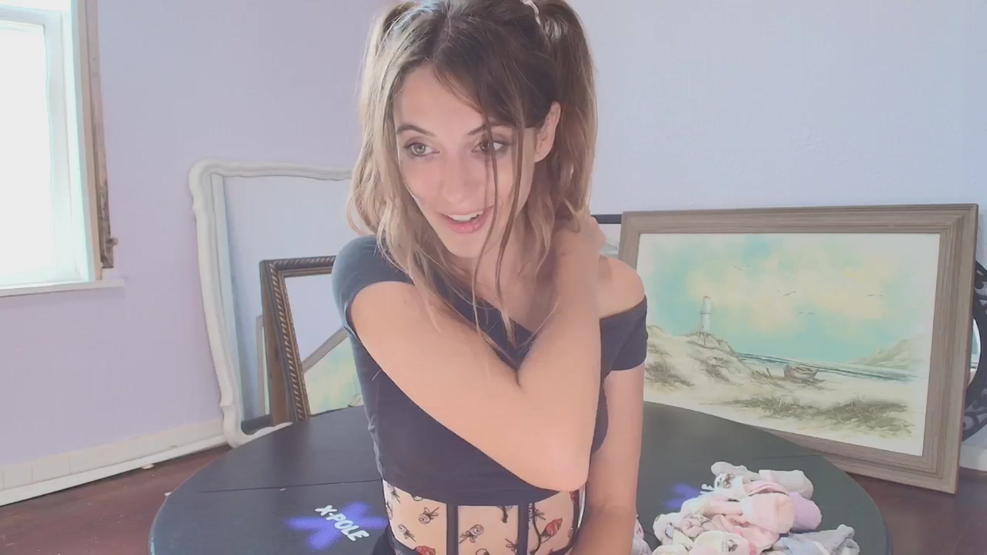 Gallery image thumbnail from NaomiDee's myfreecams stream on, 08/27/2025, 23:36 image 11 of 20