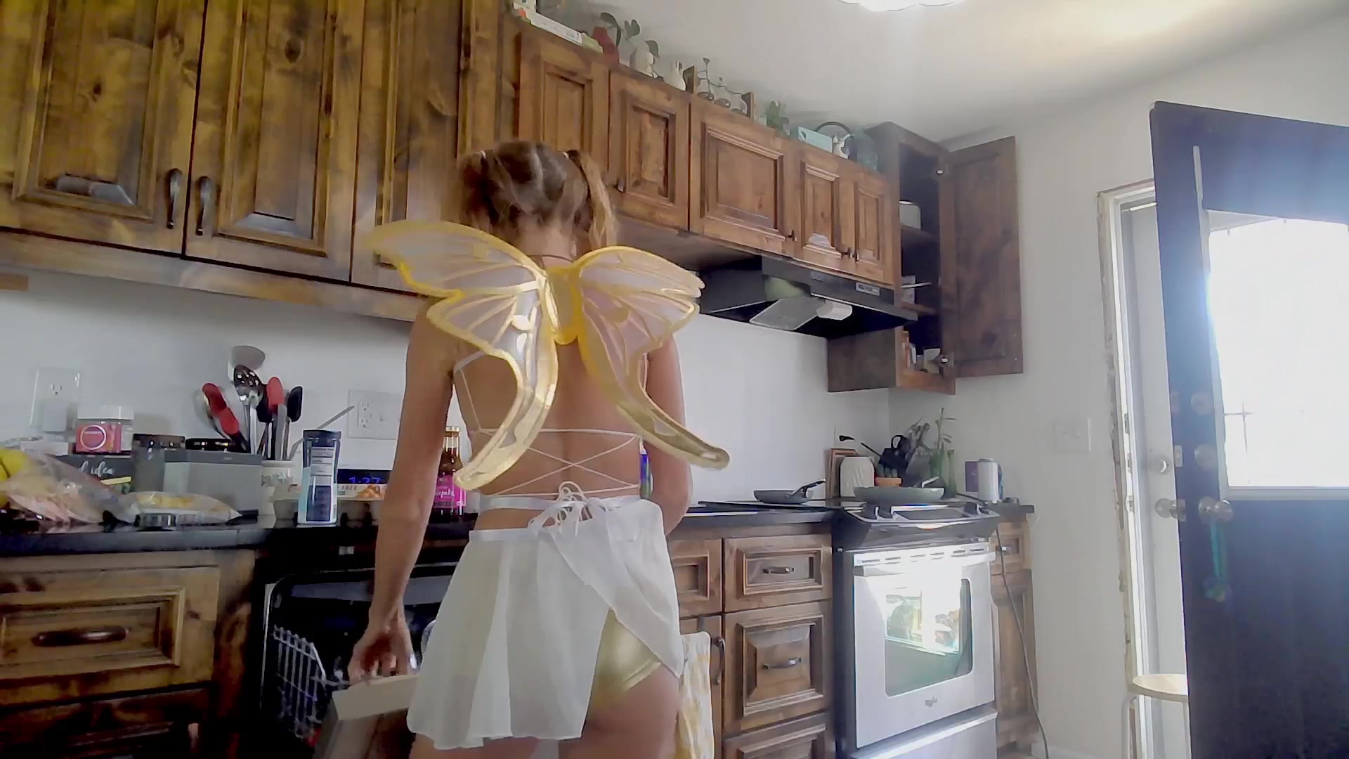 Gallery image thumbnail from NaomiDee's myfreecams stream on, 09/28/2025, 19:17 image 16 of 20
