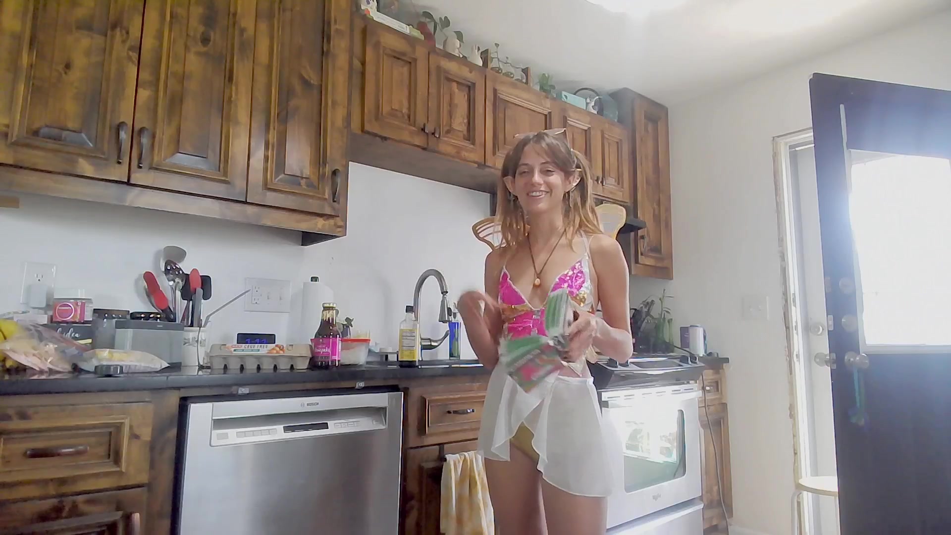 Gallery image thumbnail from NaomiDee's myfreecams stream on, 09/28/2025, 19:17 image 14 of 20
