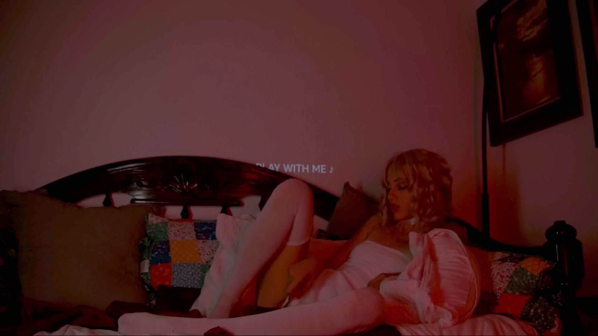 Gallery image thumbnail from NaomiDee's myfreecams stream on, 10/19/2025, 11:13 image 6 of 20