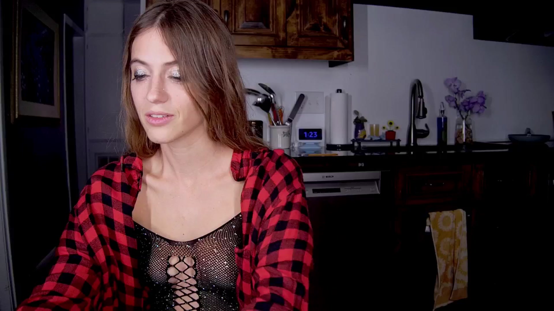 Gallery image thumbnail from NaomiDee's myfreecams stream on, 10/31/2025, 06:32 image 15 of 20