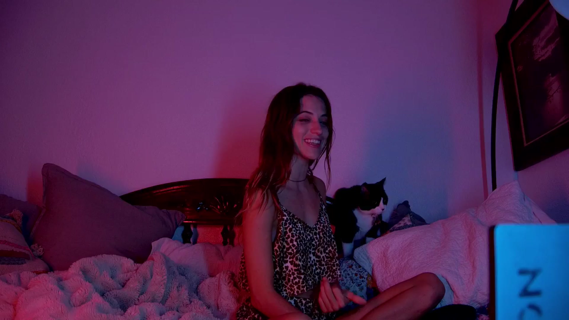 Gallery image thumbnail from NaomiDee's myfreecams stream on, 11/22/2025, 12:32 image 12 of 20