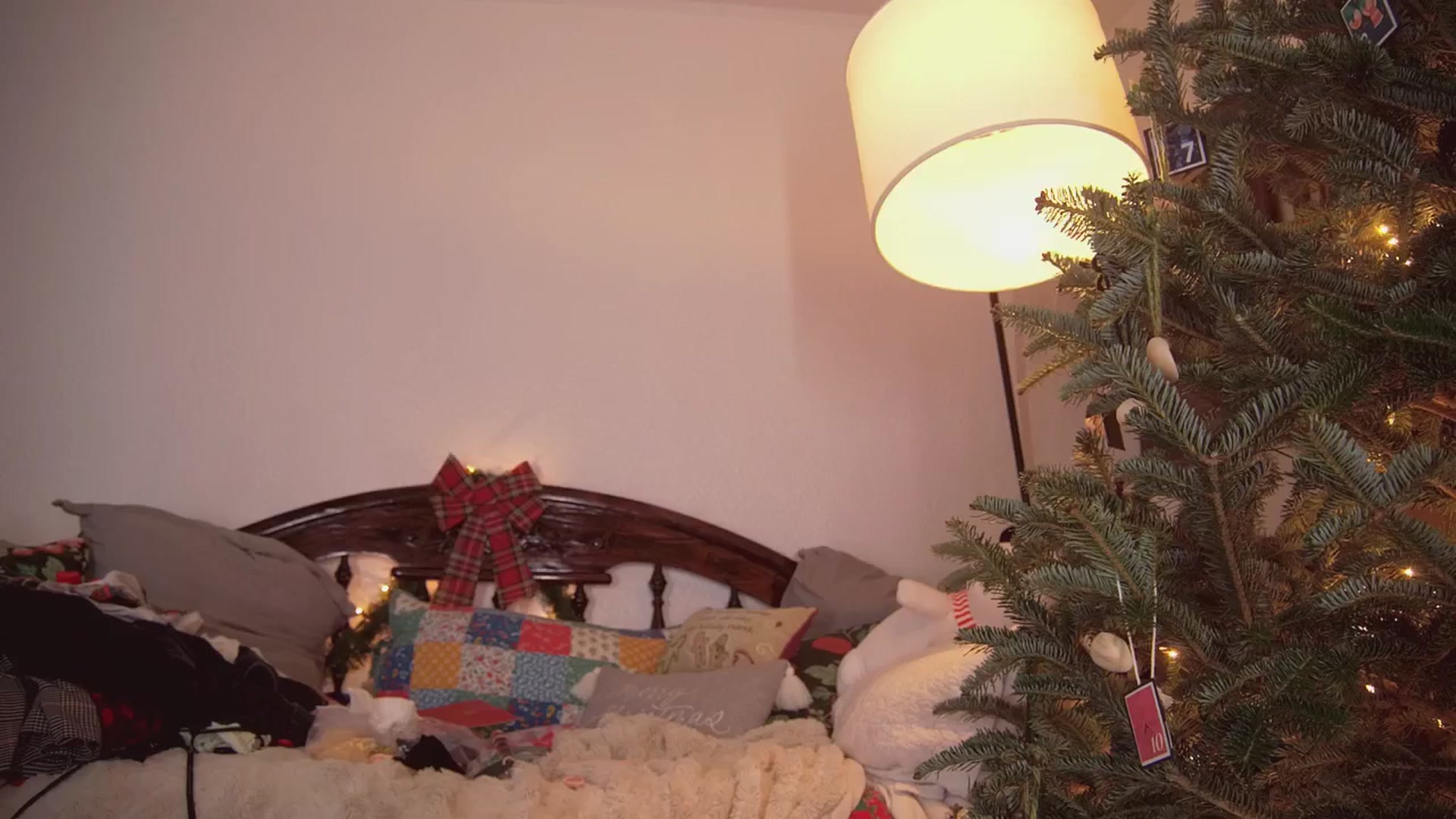 Gallery image thumbnail from NaomiDee's myfreecams stream on, 12/17/2025, 09:15 image 3 of 20