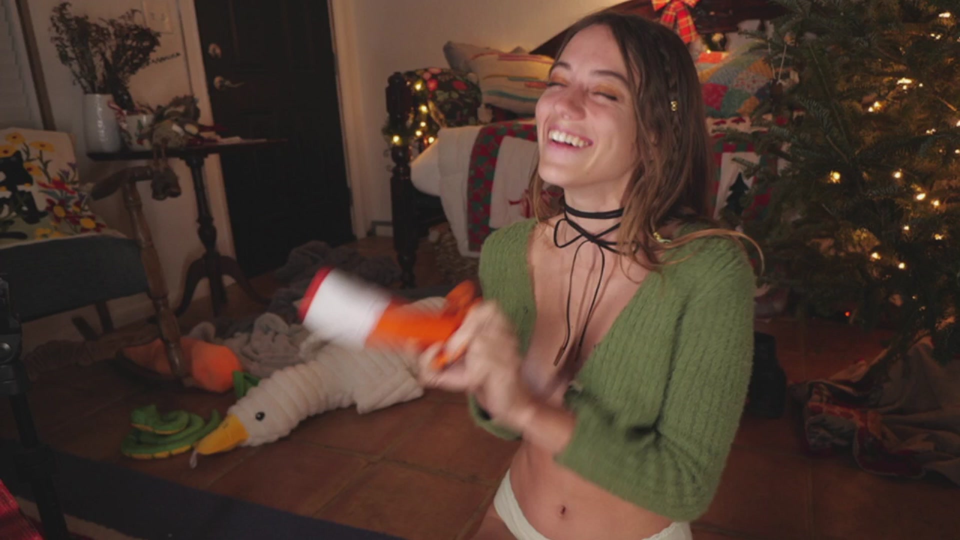 Gallery image thumbnail from NaomiDee's myfreecams stream on, 01/04/2026, 07:14 image 14 of 20