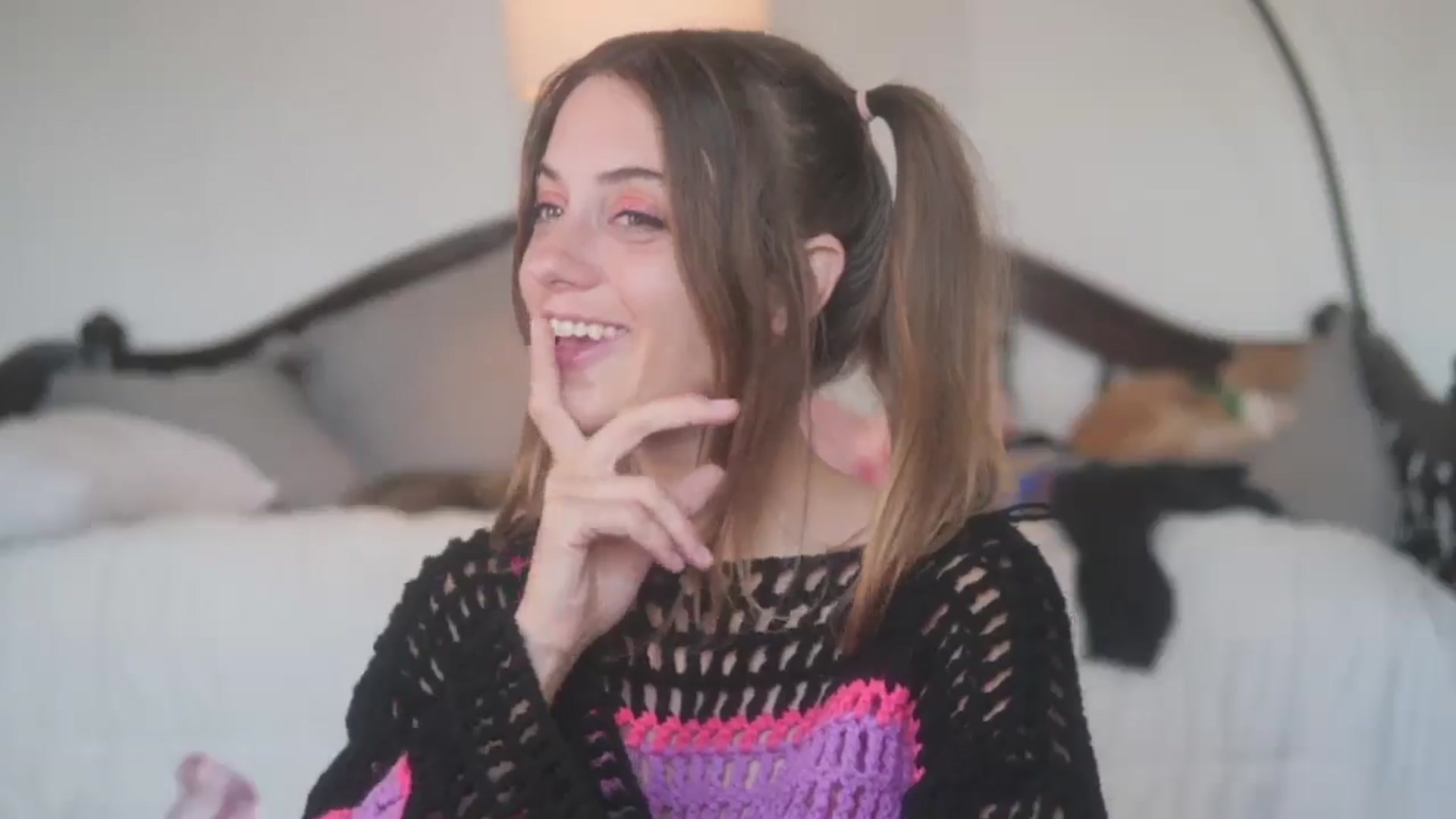Gallery image thumbnail from NaomiDee's myfreecams stream on, 01/26/2026, 23:01 image 13 of 20