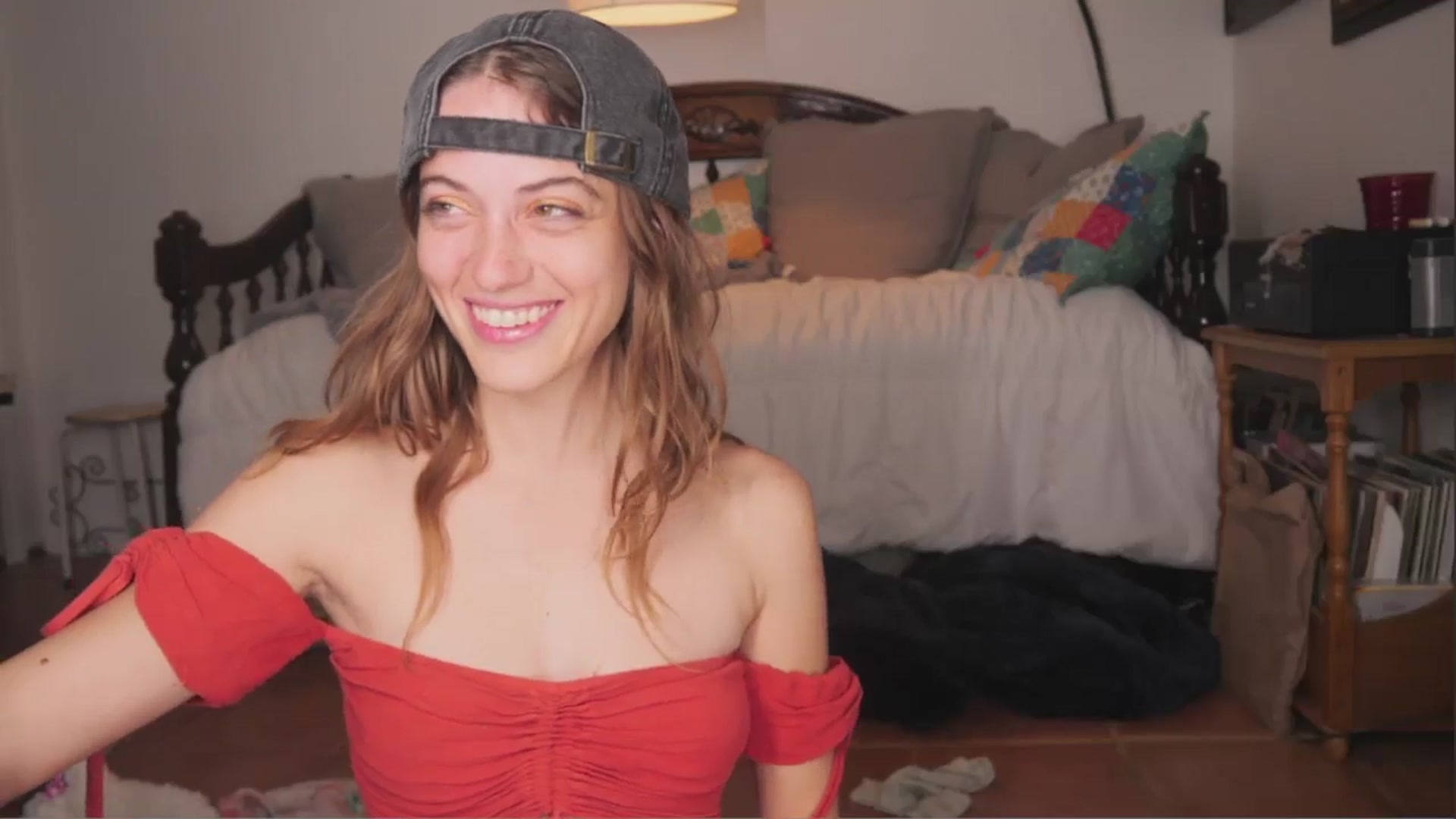 Gallery image thumbnail from NaomiDee's myfreecams stream on, 02/21/2026, 10:29 image 14 of 20