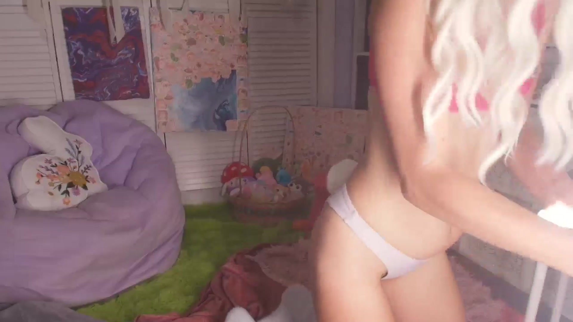 Gallery image thumbnail from NaomiDee's myfreecams stream on, 03/10/2026, 07:44 image 8 of 20