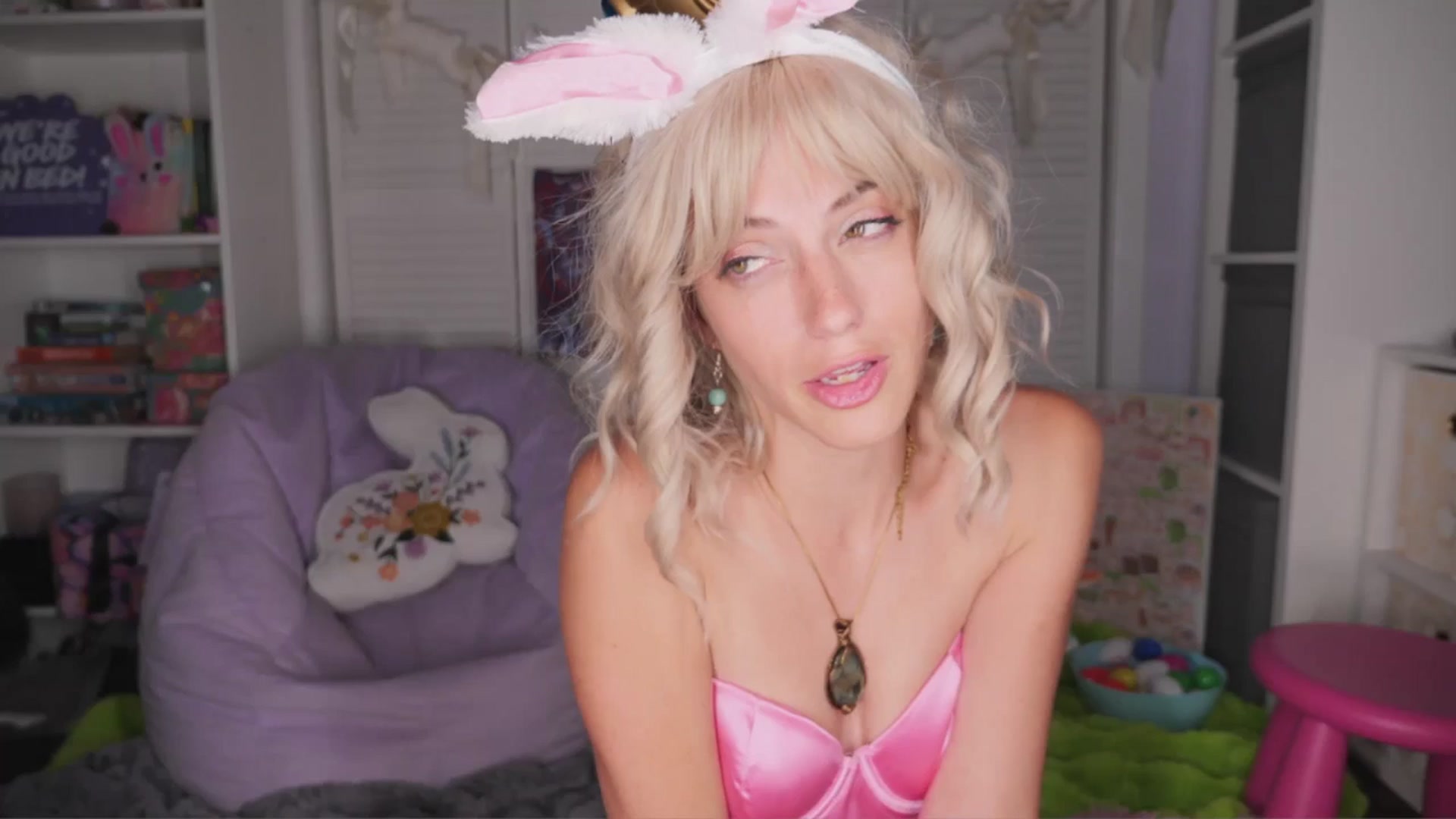 Gallery image thumbnail from NaomiDee's myfreecams stream on, 03/11/2026, 04:48 image 1 of 20