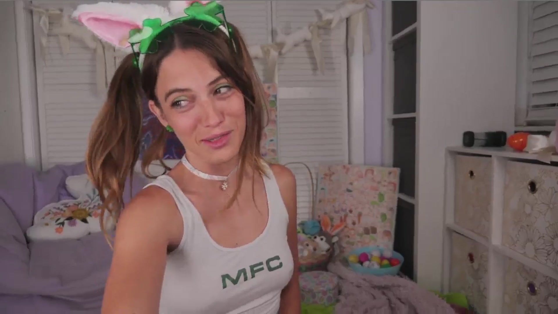 Gallery image thumbnail from NaomiDee's myfreecams stream on, 03/18/2026, 06:25 image 2 of 20