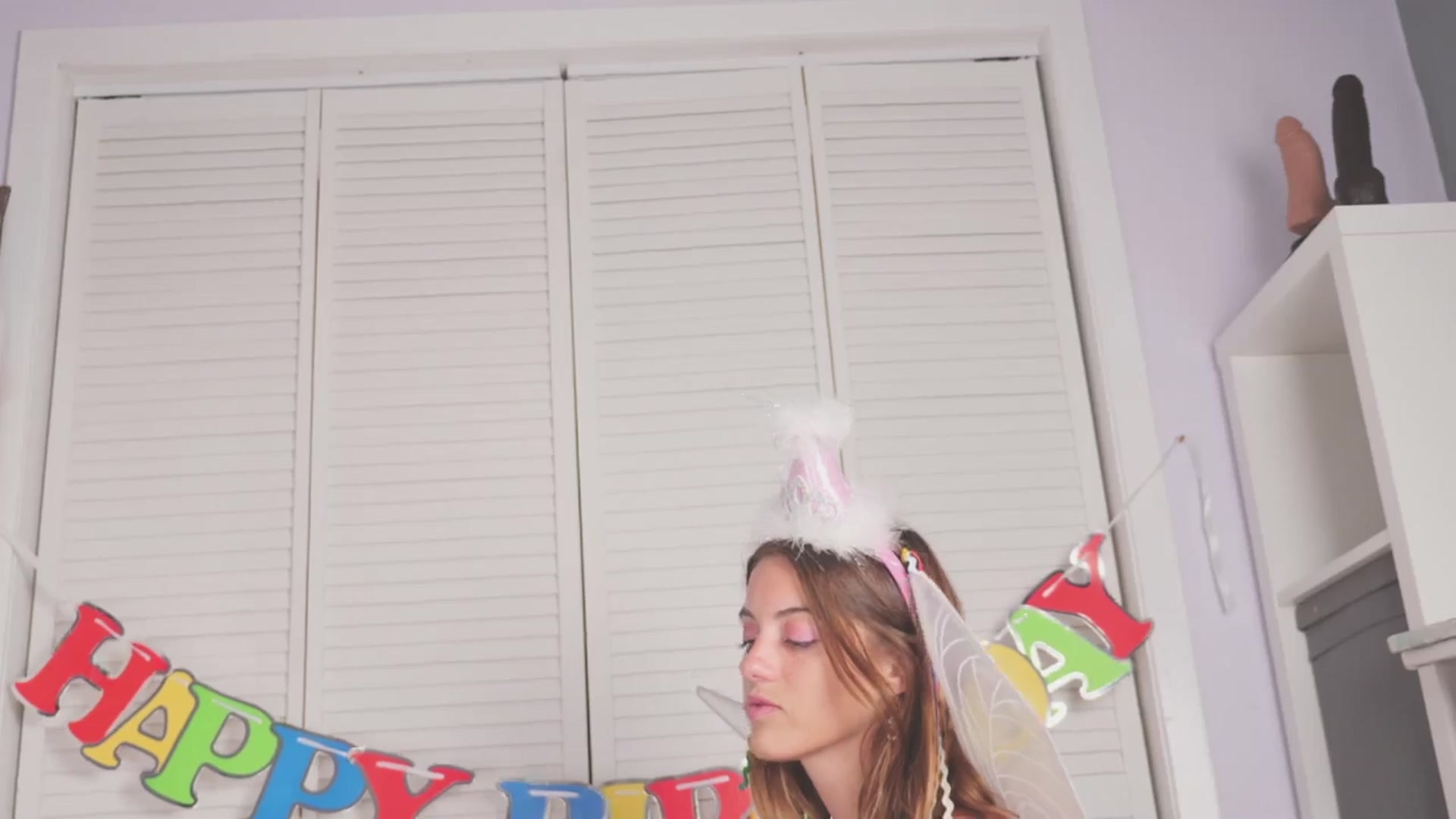Gallery image thumbnail from NaomiDee's myfreecams stream on, 04/11/2026, 05:40 image 12 of 20