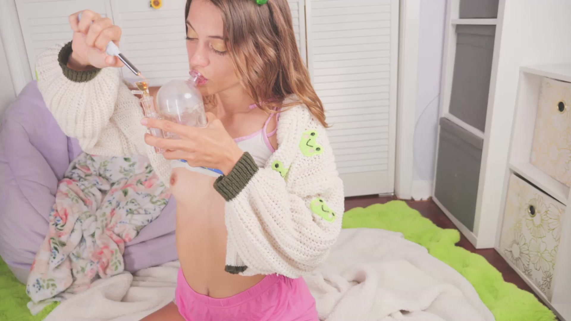 Gallery image thumbnail from NaomiDee's myfreecams stream on, 04/21/2026, 04:13 image 17 of 20