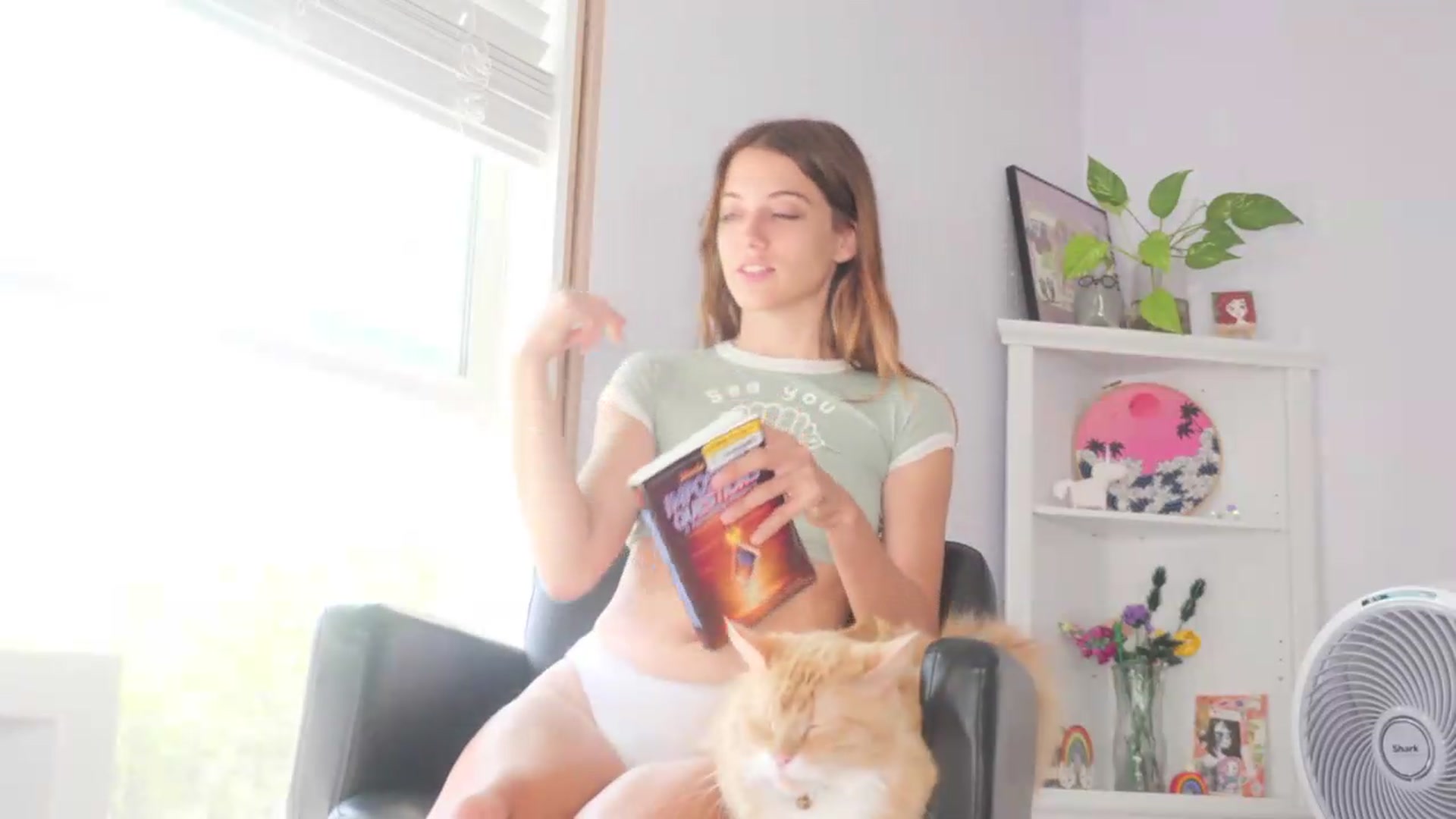 Gallery image thumbnail from NaomiDee's myfreecams stream on, 05/25/2026, 24:44 image 2 of 20