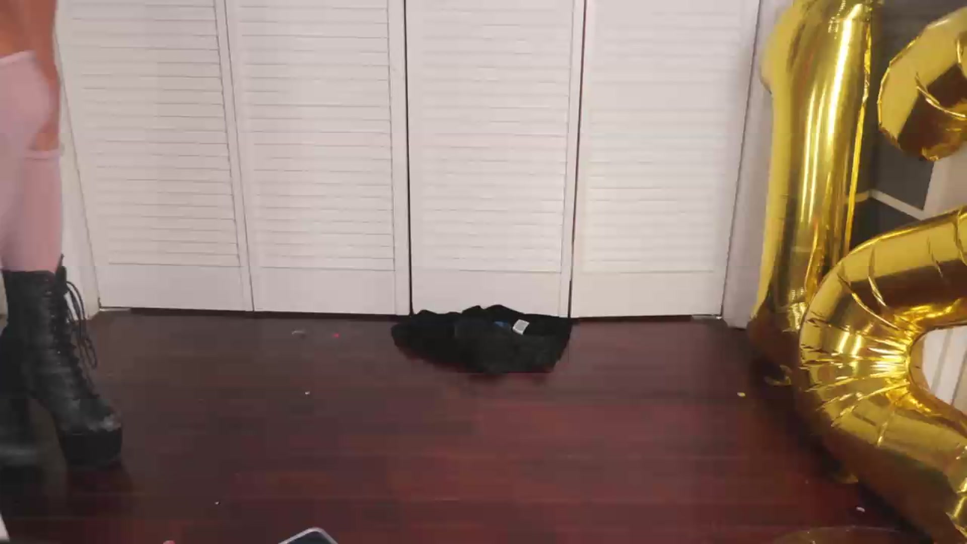Gallery image thumbnail from NaomiDee's myfreecams stream on, 05/28/2026, 06:17 image 13 of 20