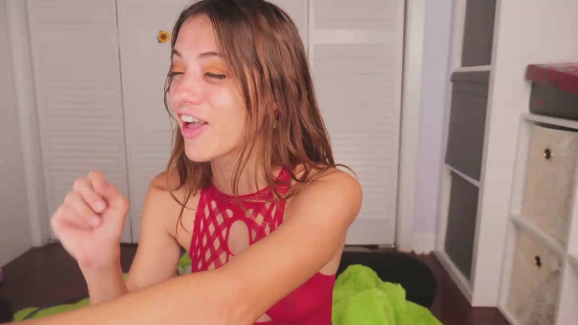 Gallery image thumbnail from NaomiDee's myfreecams stream on, 07/26/2026, 11:07 image 19 of 20