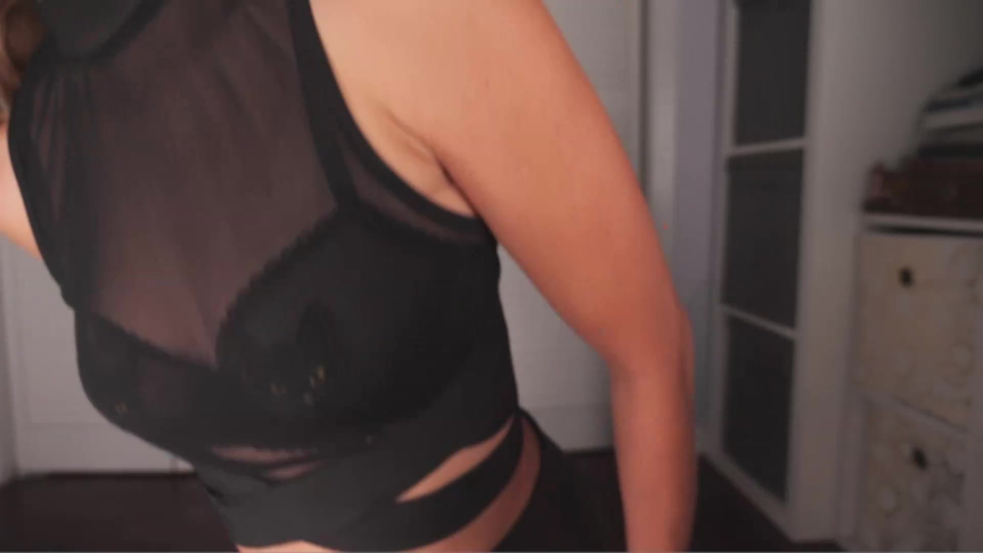 Gallery image thumbnail from NaomiDee's myfreecams stream on, 09/14/2026, 06:08 image 6 of 20