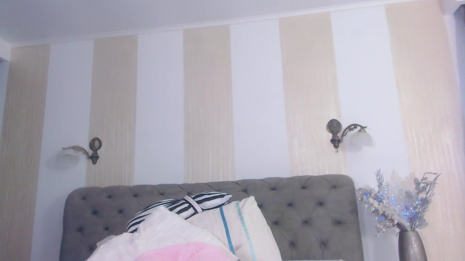Gallery image thumbnail from NaomiNasssh's myfreecams stream on, 11/18/2022, 10:48 image 17 of 20