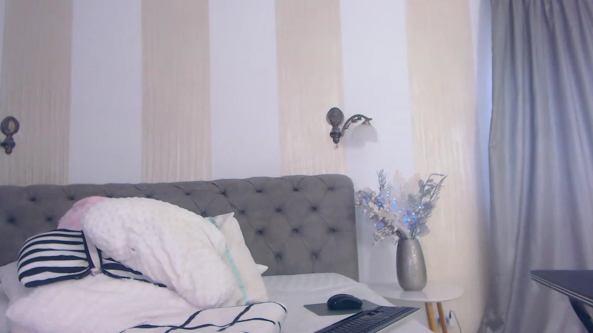 Gallery image thumbnail from NaomiNasssh's myfreecams stream on, 11/18/2022, 10:48 image 7 of 20