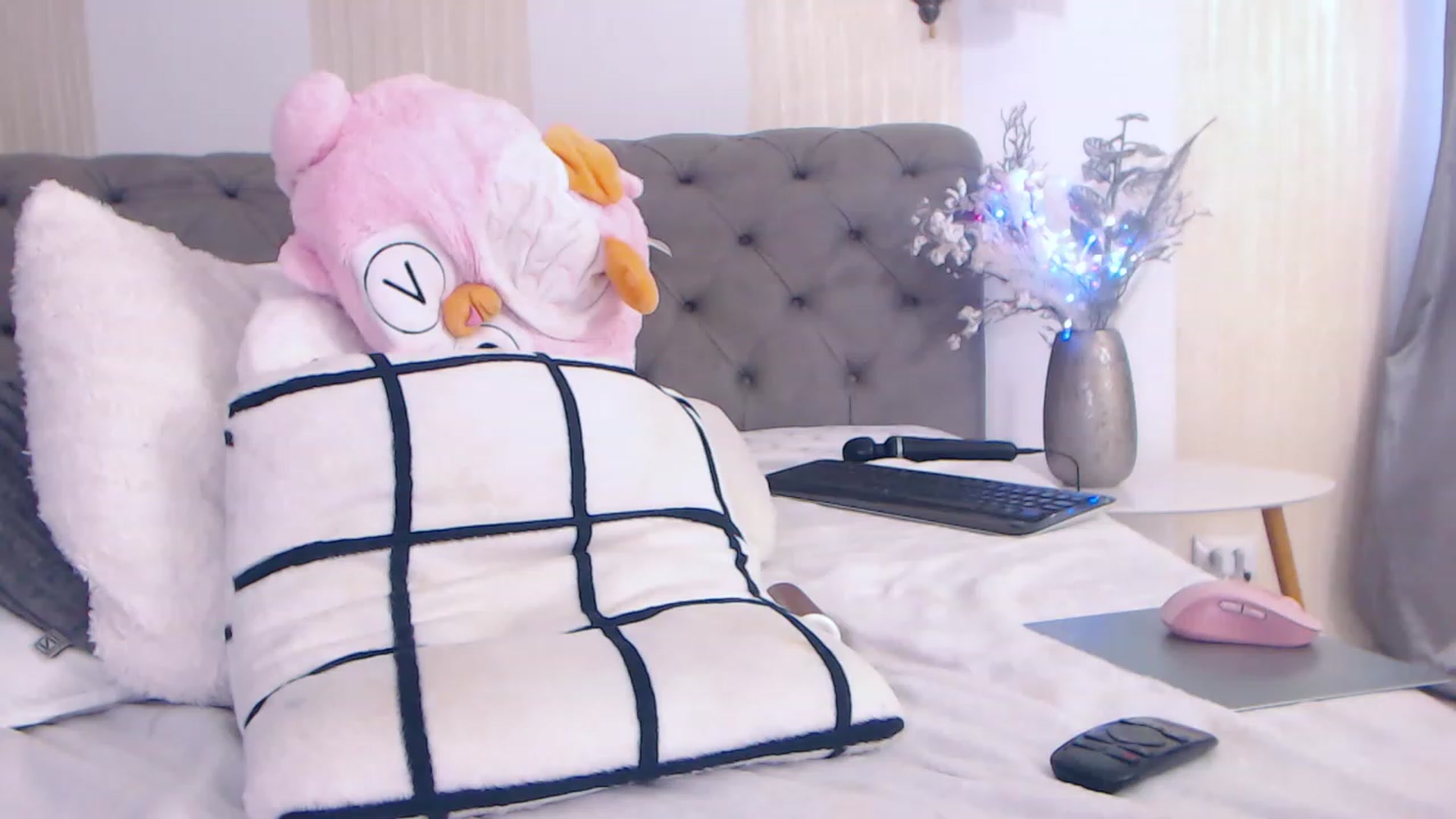 Gallery image thumbnail from NaomiNasssh's myfreecams stream on, 12/01/2022, 10:54 image 18 of 20
