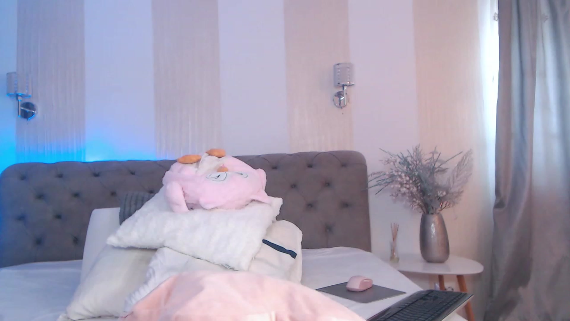 Gallery image thumbnail from NaomiNasssh's myfreecams stream on, 10/02/2023, 11:33 image 2 of 20