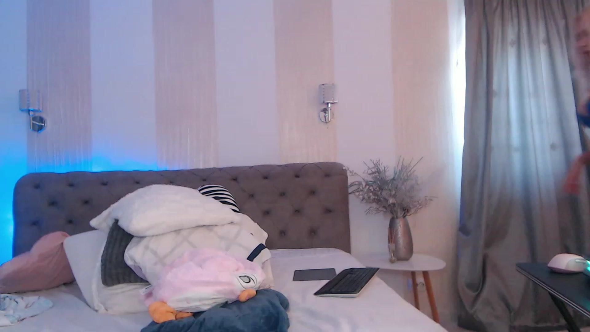 Gallery image thumbnail from NaomiNasssh's myfreecams stream on, 10/03/2023, 09:14 image 5 of 20