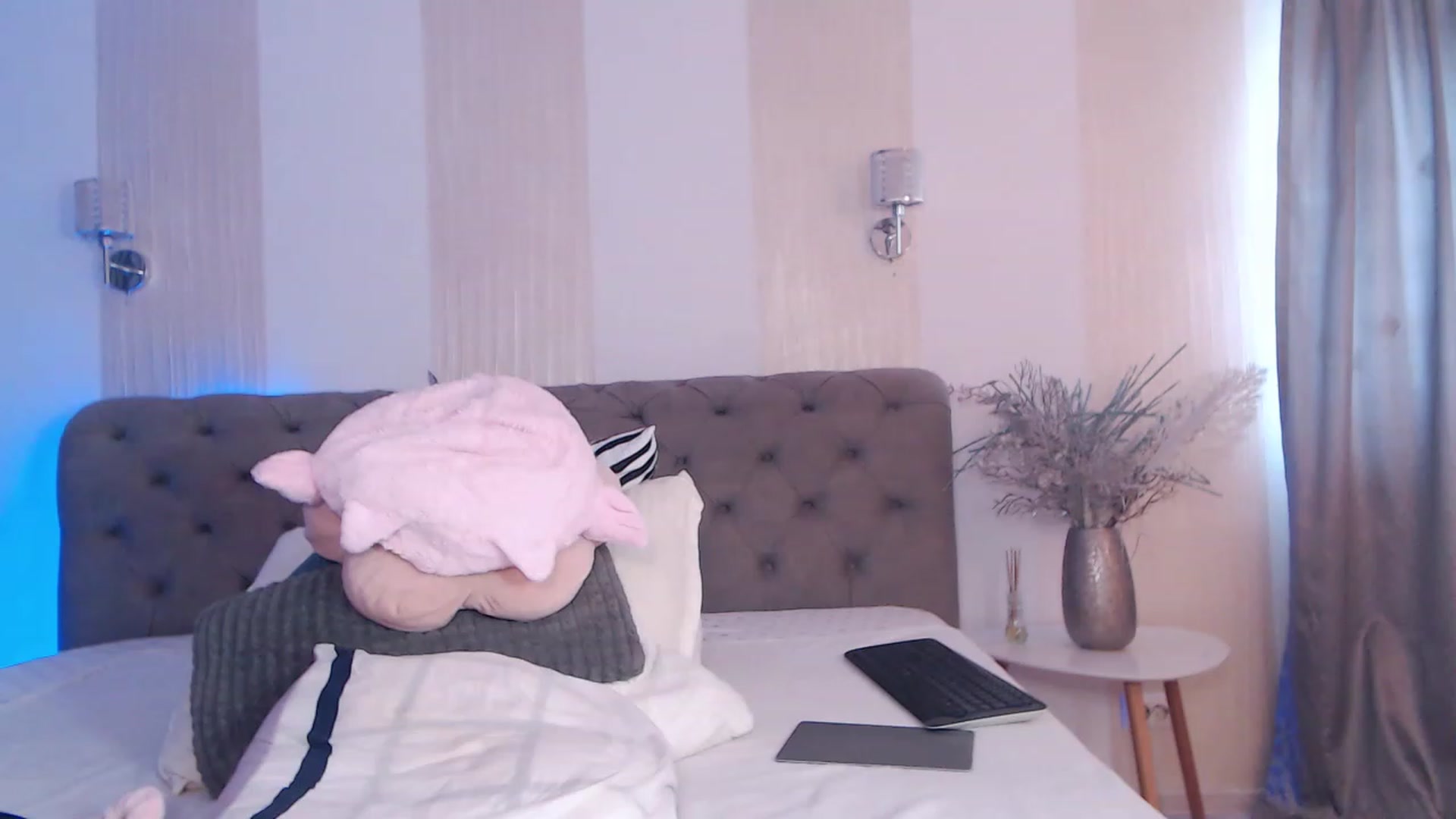 Gallery image thumbnail from NaomiNasssh's myfreecams stream on, 10/06/2023, 11:29 image 15 of 20