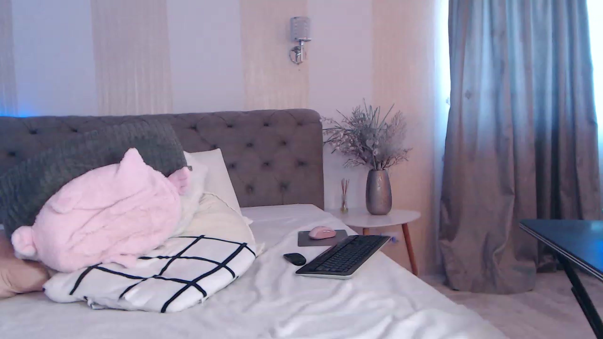 Gallery image thumbnail from NaomiNasssh's myfreecams stream on, 10/11/2023, 08:15 image 16 of 20