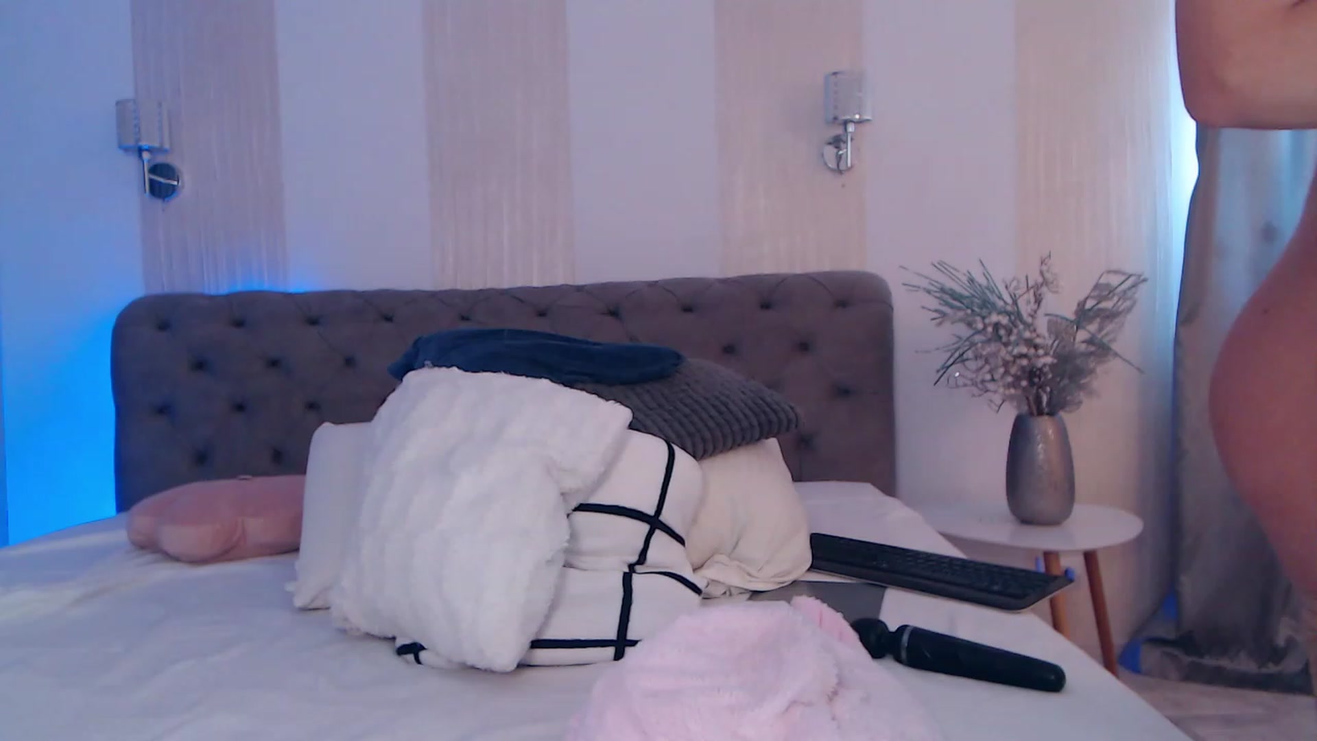 Gallery image thumbnail from NaomiNasssh's myfreecams stream on, 10/12/2023, 10:02 image 11 of 20