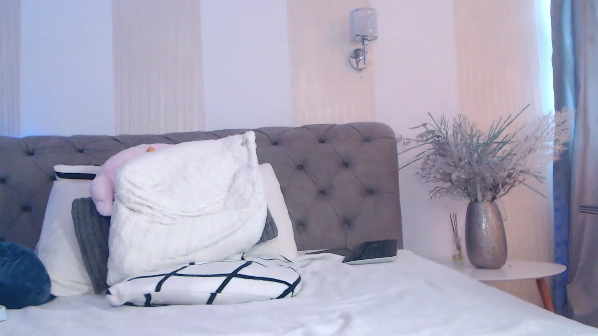 Gallery image thumbnail from NaomiNasssh's myfreecams stream on, 10/16/2023, 09:26 image 10 of 20