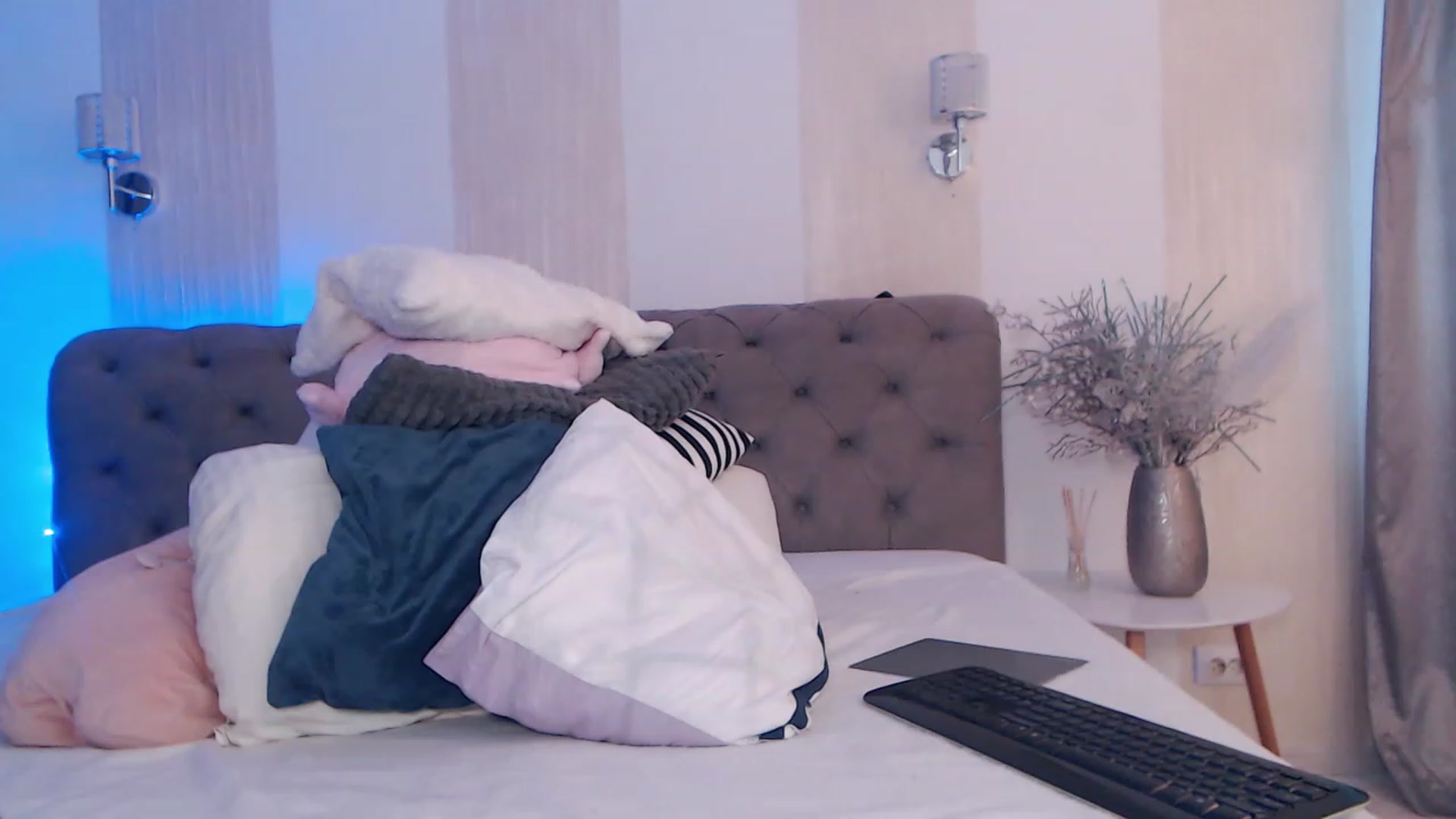Gallery image thumbnail from NaomiNasssh's myfreecams stream on, 11/04/2023, 10:06 image 2 of 20
