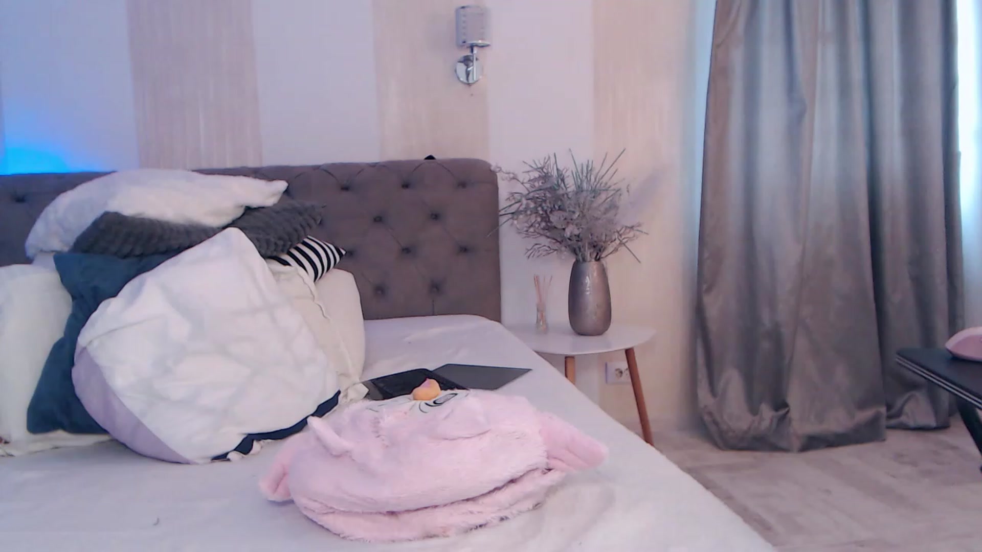 Gallery image thumbnail from NaomiNasssh's myfreecams stream on, 11/04/2023, 10:06 image 10 of 20