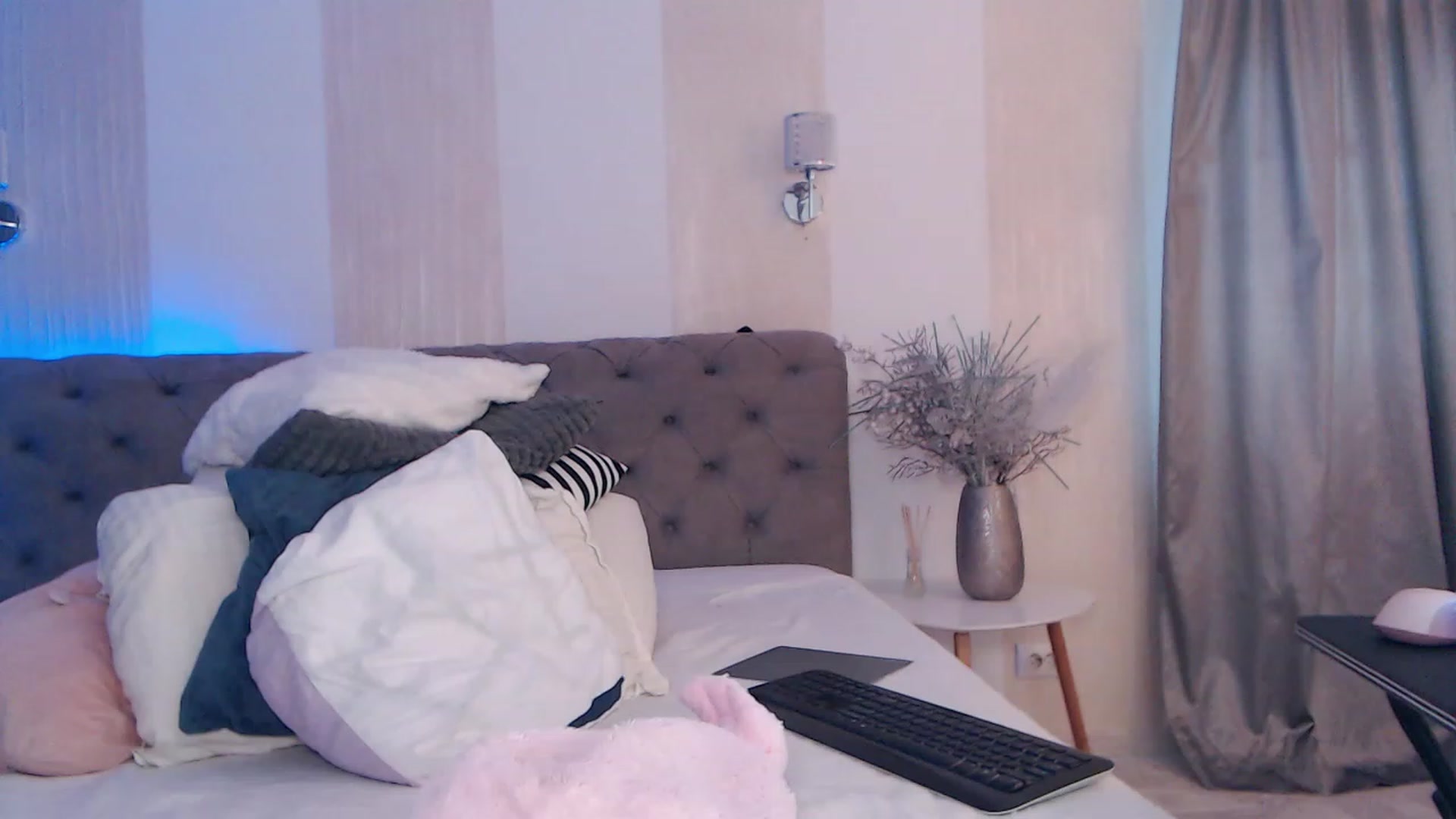 Gallery image thumbnail from NaomiNasssh's myfreecams stream on, 11/04/2023, 10:06 image 4 of 20