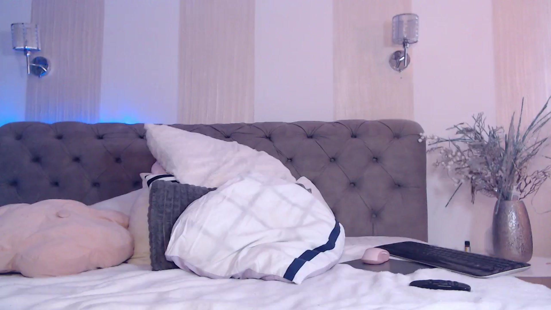 Gallery image thumbnail from NaomiNasssh's myfreecams stream on, 02/03/2024, 09:56 image 16 of 20