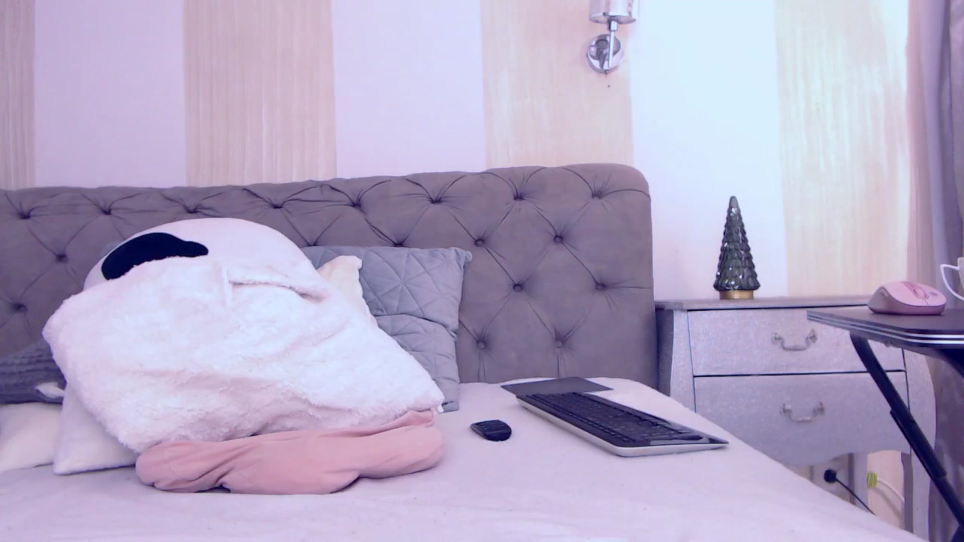 Gallery image thumbnail from NaomiNasssh's myfreecams stream on, 12/18/2025, 10:41 image 10 of 20